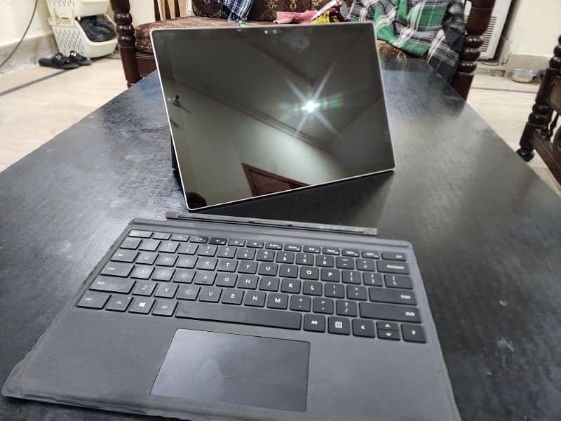 Microsoft Surface pro 4 with box and pen 8