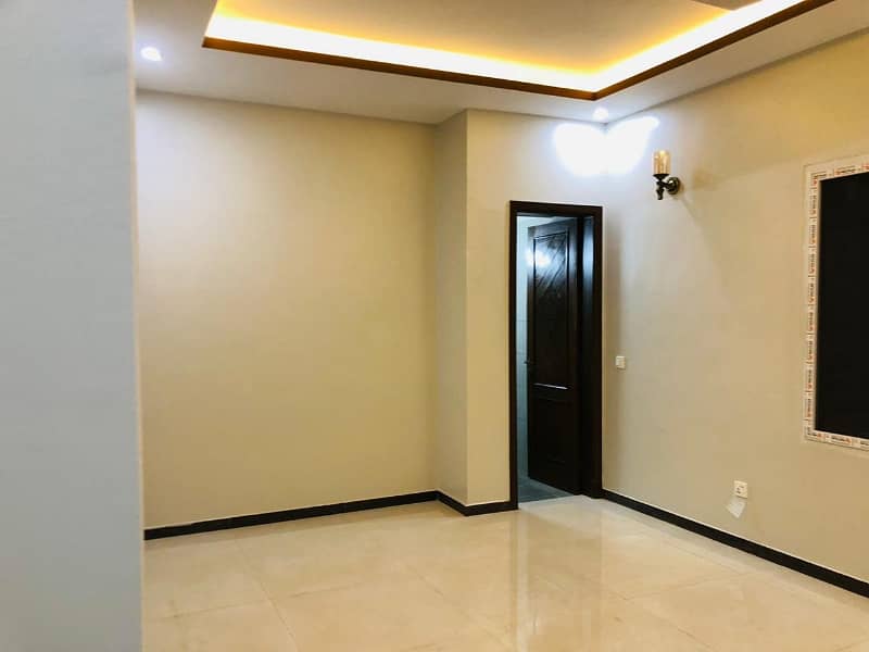 300 Square Yards Lower Portion In Karachi Is Available For Rent 1