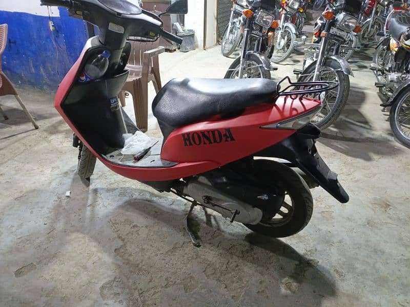 Honda 49cc japanese scooty  (tri wheeler) 7