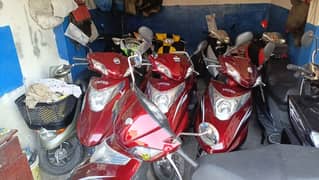 united 100cc scooties available different models and different prices