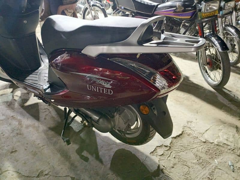 united 100cc scooties available 13