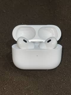 Apple AirPods Pro 2 / With wireless charging case