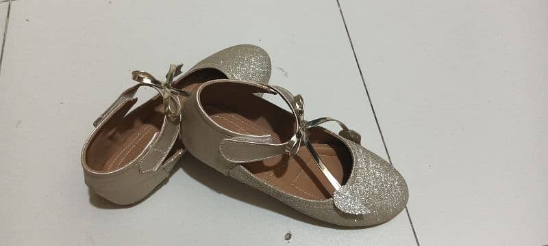 shoes for a 10 year girl( price is negotiable) 0