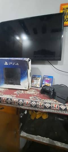 Ps4 fat 1200 series new condition with 2 games and with box for sale