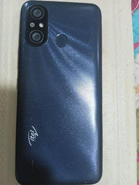 Itel A49 2Gb/32Gb with box, original charger 9/10 condition 6