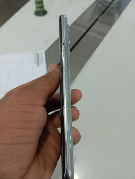 one plus mobile for sale in good condition 0