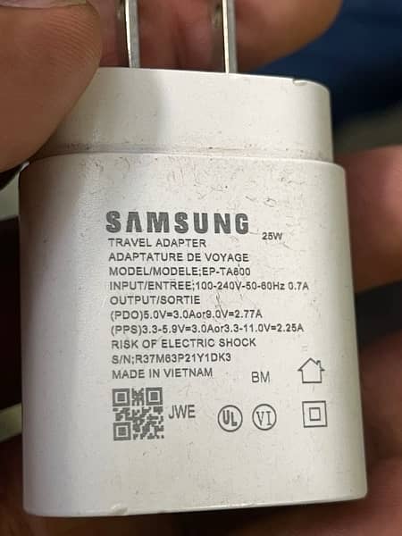 Samsung and apple orignal charger  45 watt. 65 watt 6