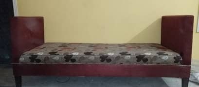 simple couch(deewan) for sale 0