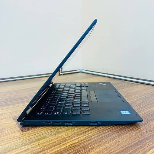 ThinkPad Lenovo x1 Yoga Core i7 7th Generation 16GB Ram / 512GB SSD 5