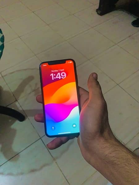 I phone XS pta aproved 64gb FaceID on truetune on wth original charger 6