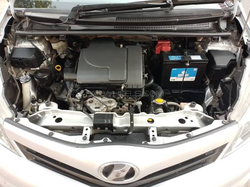 Toyota Vitz F 1.0 2014 4