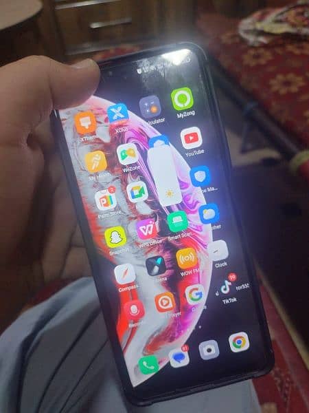 Infinix Hot 40 pro  condition 10 by 10 4
