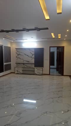 SOFTWARE HOUSE / CALL CENTER / INDEPENDENT HOUSE 240 yards /400 yards /500 yards /600 yards /1000 yards / GULSHAN IQBAL VIP block 3,4,5,6,7,8 Gulistan-e-johar VIP block 14 / 600 yards Available For RENT