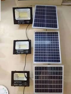 Solar Flood Light / Light Batteries & Solar Penal