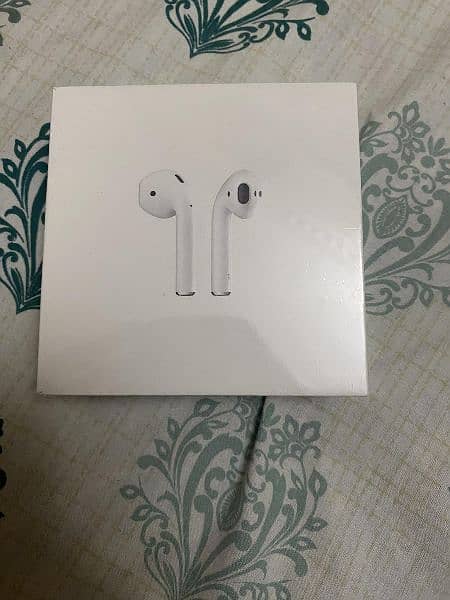 Apple Airpods 2 with charging case 2