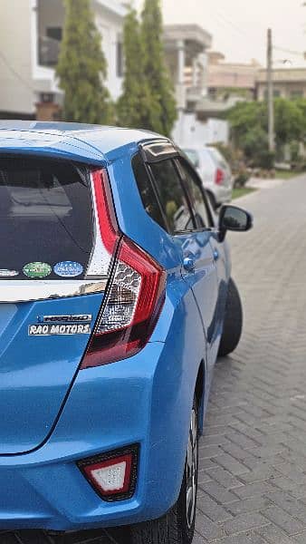 Honda Fit 2015 (Hybrid) 2