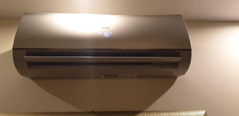 A/C split DC inveter  in excellent condition  for sale 0