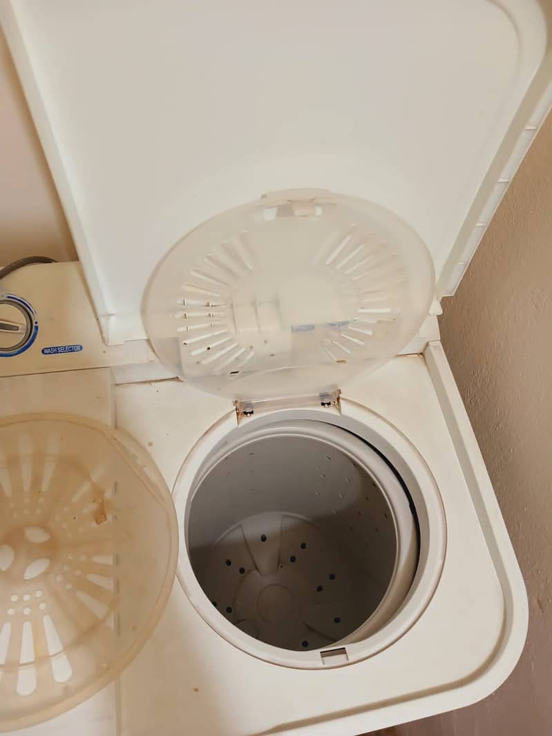 Haier washing machine with dryer 1