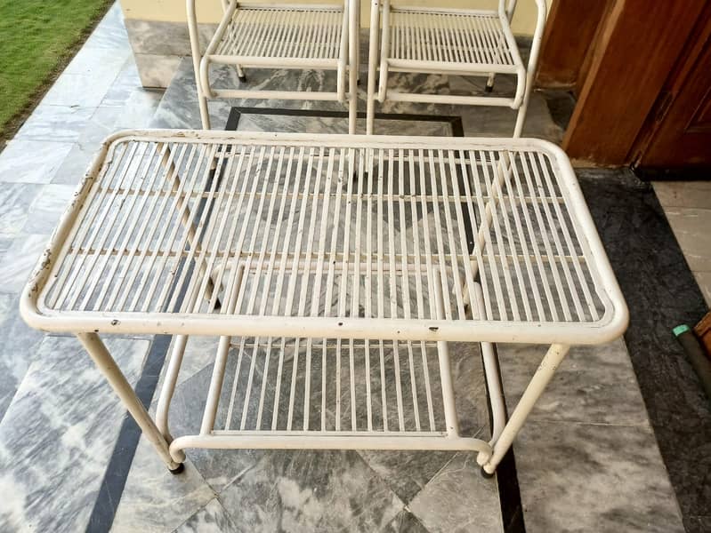 Heavy duty Garden Chairs & Table for a family 1
