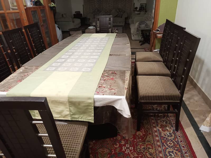 Heavy duty Dinning set for a family of 8 people 1