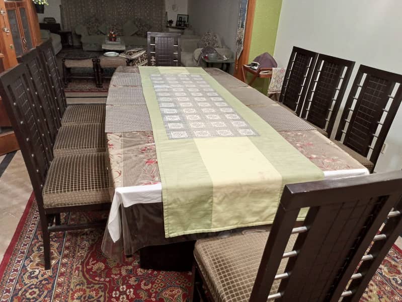 Heavy duty Dinning set for a family of 8 people 2
