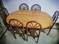 6 seated dinning table in Ok condition