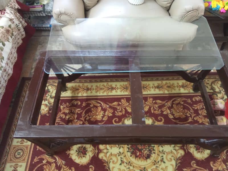 center table  in superb excellent condition. . . 4