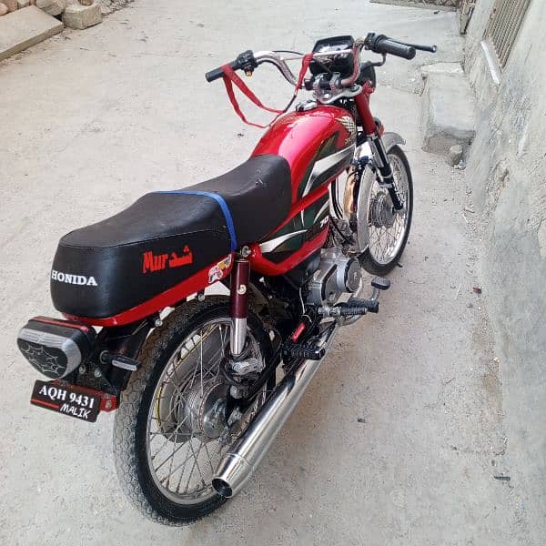 I am selling for bike Honda CD70 wahcantt saddat colony 1