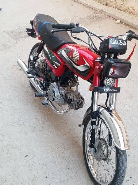 I am selling for bike Honda CD70 wahcantt saddat colony 2