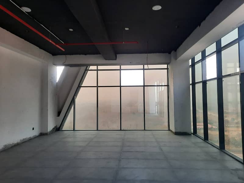 836 Square Feet Commercial Space For Office Available On Rent At Prime Location Of New Blue Area 0