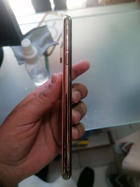 iphone xsmax 256gb 10/9 condition with box 86 baterry health 3