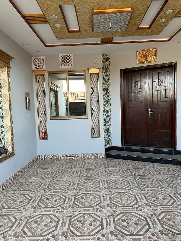 A Centrally Located House Is Available For Sale In Model Town 17