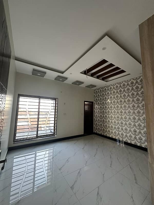 A Centrally Located House Is Available For Sale In Model Town 22