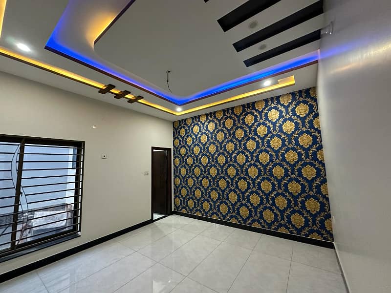 A Centrally Located House Is Available For sale In Model Town 7