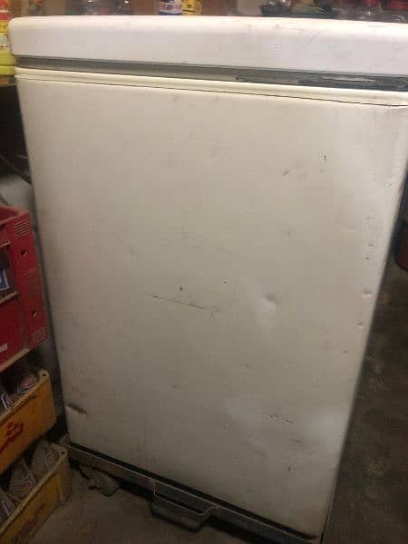 D freezer For Sale 3 year used. no any repair 3