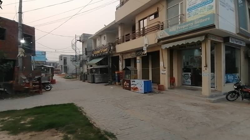 Well-constructed Brand New House Available For sale In Wapda Town Phase 1 - Block A 4