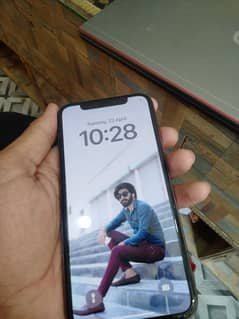 I PHONE XS 10 BY 9