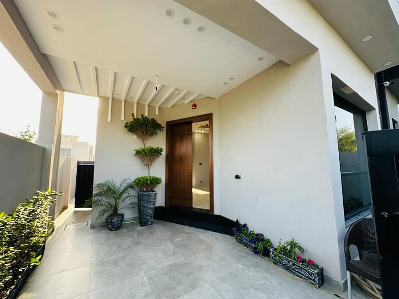 5 marla house for sale in dha 9 town 0