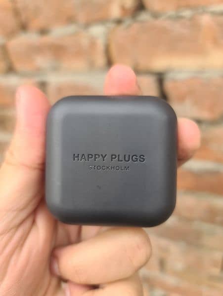 happy plugs air 1 go 1