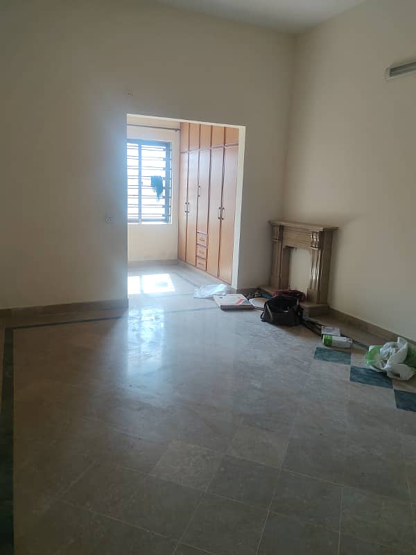 Beautiful Kanal Upper Portion Available For Rent In G11 Islamabad 6