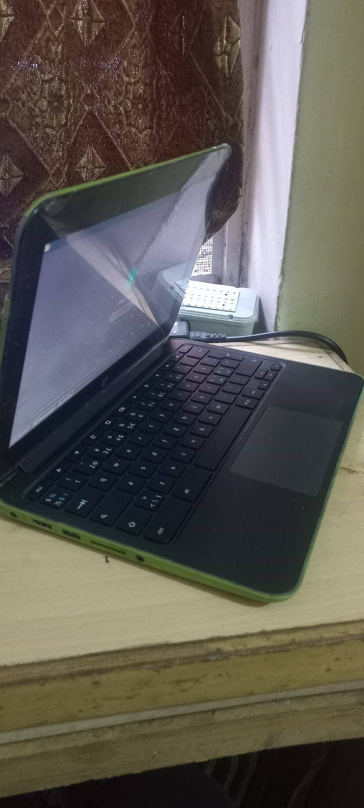 HP CHROMEBOOK G4 SERIES IN GREEN COLOR 3