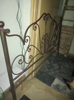 I have to sell iron bed 0