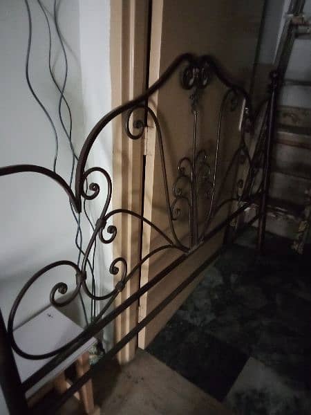 I have to sell iron bed 4