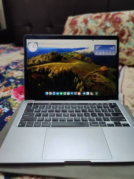 MacBook Pro 2020 M1 Chip 8/256gb. 3