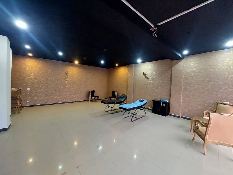 4 MARLA AESTHETIC CLINIC AVAILABLE FOR RENT IN DHA PHASE-5 5