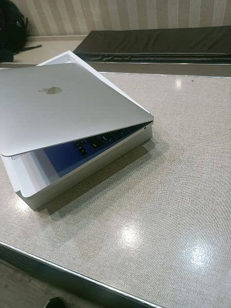 apple MacBook air m1 chip space gray 8/256 2