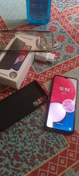 Samsung A13, 4/128 with full Box original Charger 0