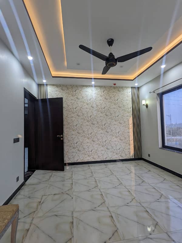 1 Kanal Beautiful Full House For Rent In Phase 4 Block BB Dha Lahore 12
