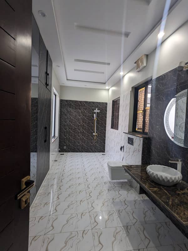 1 Kanal Beautiful Full House For Rent In Phase 4 Block BB Dha Lahore 13