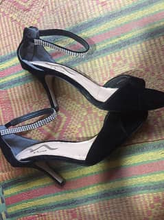 black color heels
